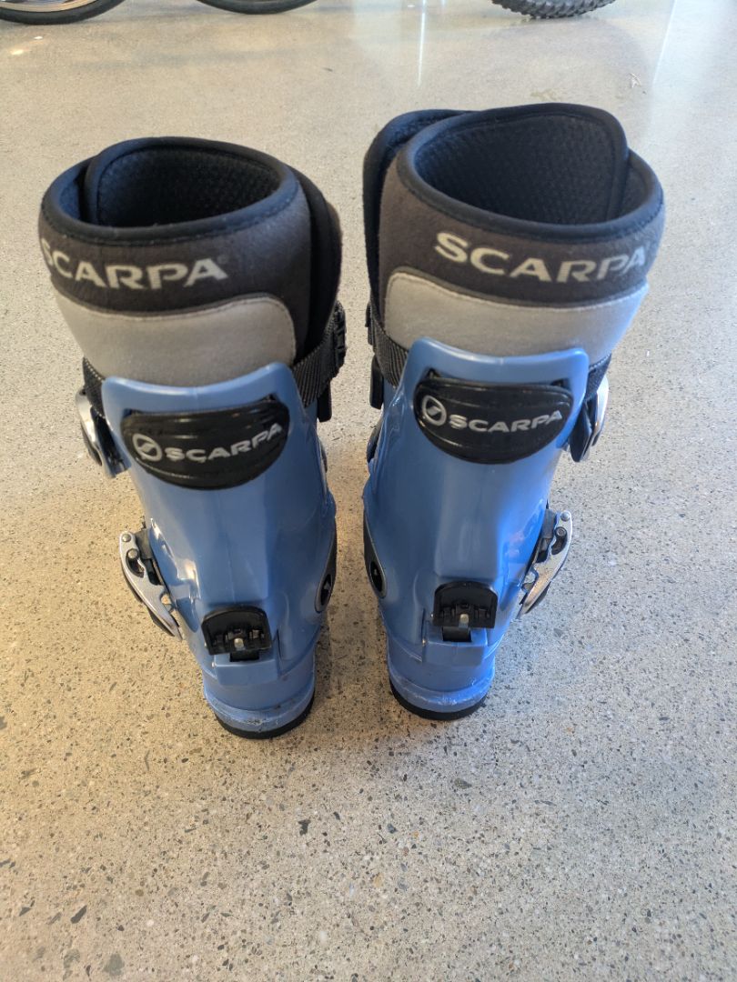 Blue Scarpa Denali XT, 25.5-26