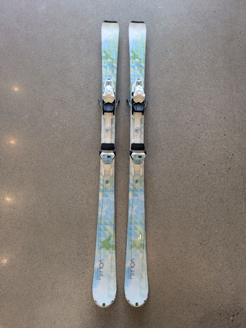 White Völkl Aurena, 153 cm