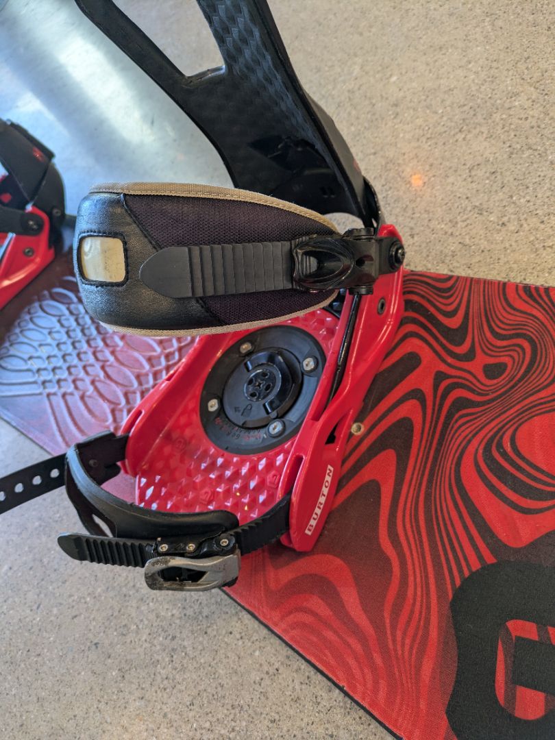 Red Burton LTR, 140 cm