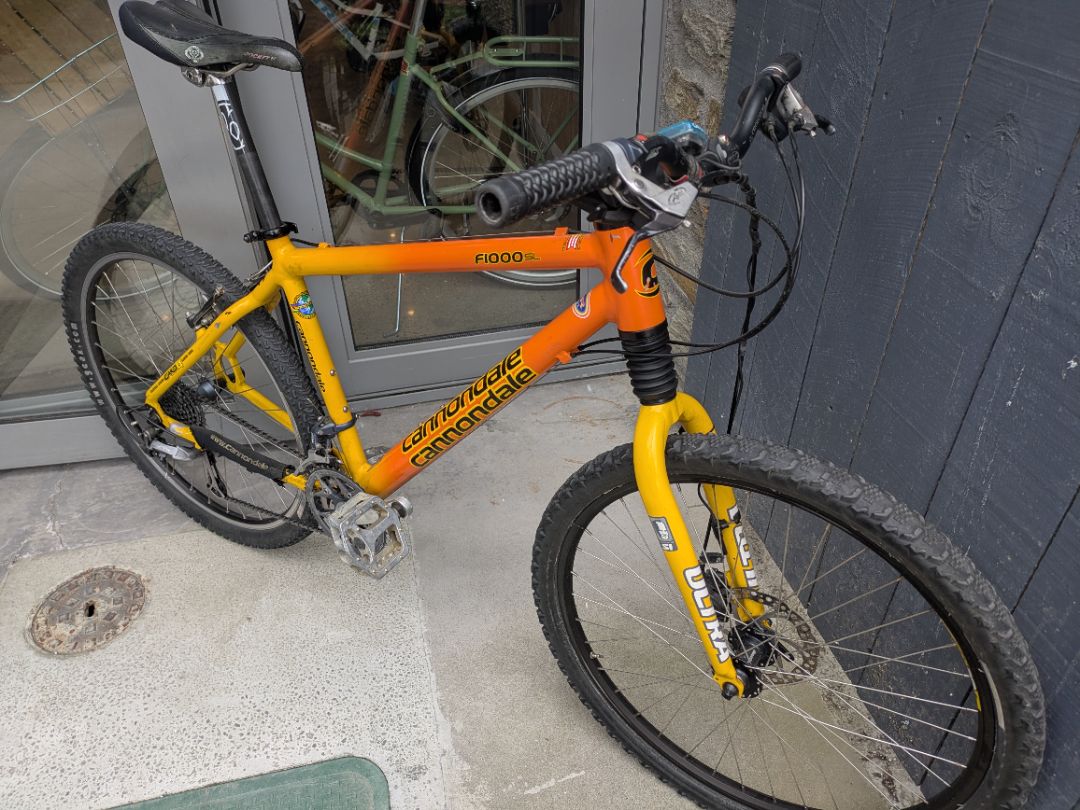 Orange Cannondale F1000 SL, 18 inch - Medium
