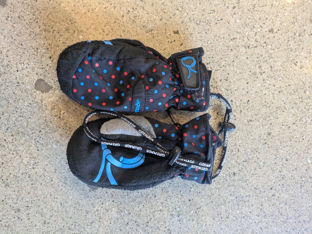 Black Grenade Snowboard Mittens, Small