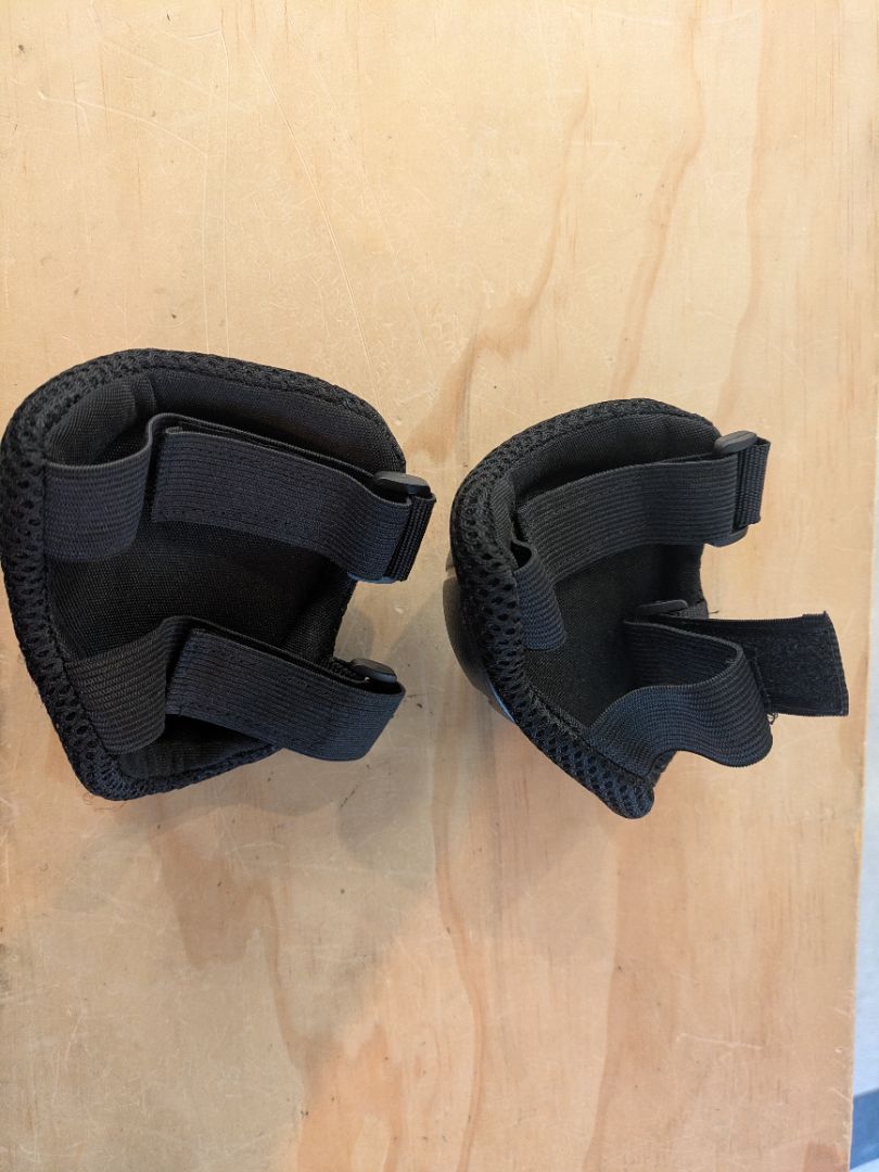 Black  Kids Knee Guards, Small / Kids