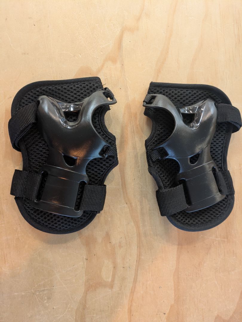 Black  Kids Wrist Guards, Small / Kids