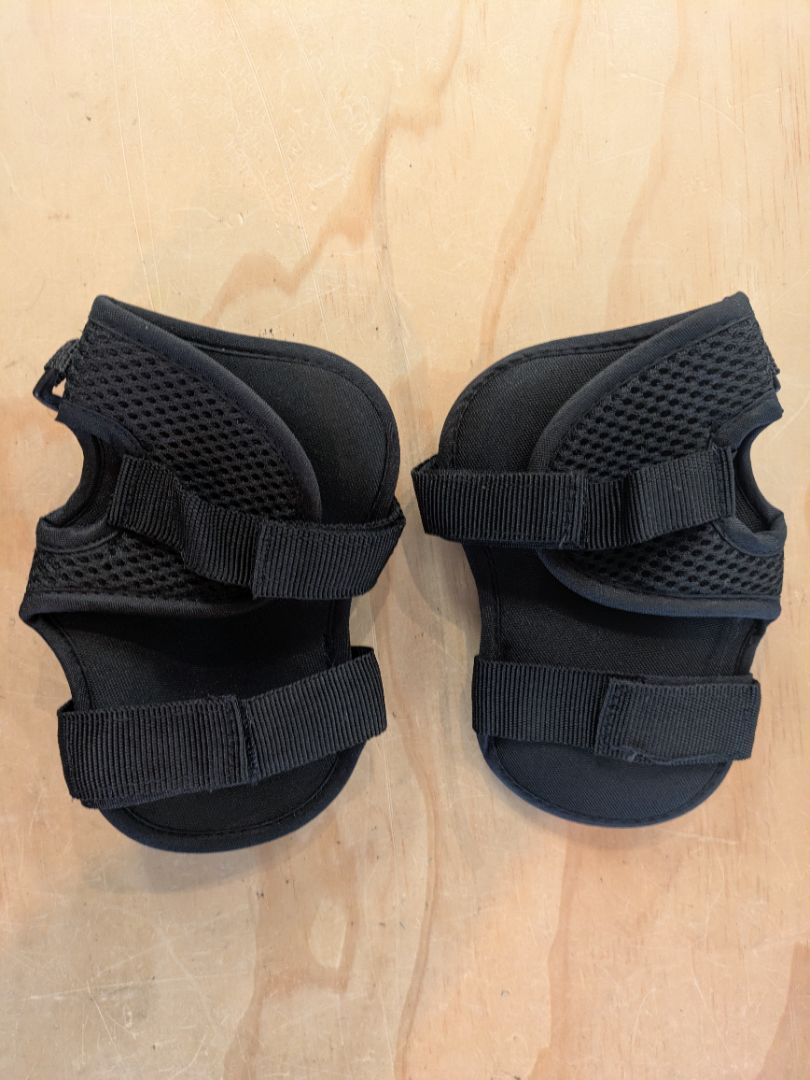 Black  Kids Wrist Guards, Small / Kids