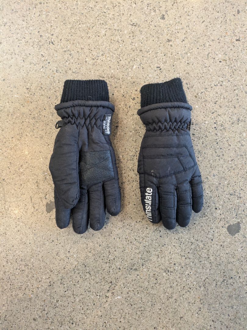 Black  Kids Thinsulate Winter Gloves, Small