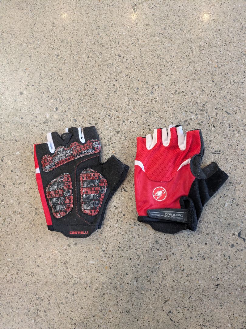 Red/Black Castelli Short-Finger Cycling Gloves, L