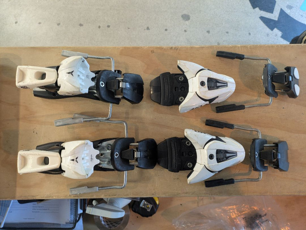White/Black Atomic XTO 12 Bindings