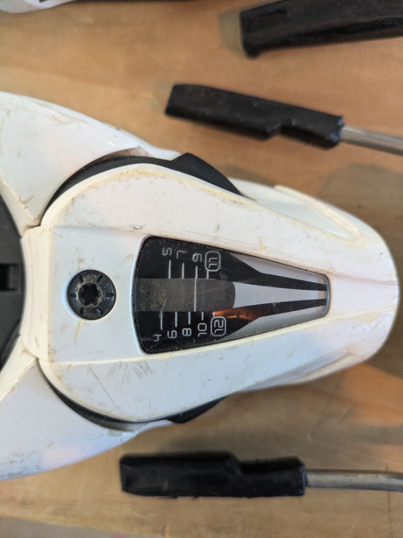 White/Black Atomic XTO 12 Bindings