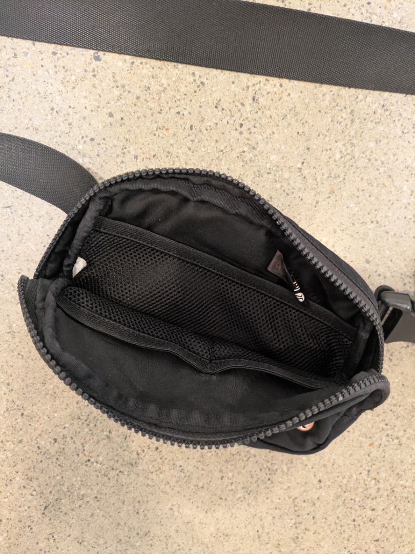 Black Lululemon Everywhere Belt Bag 1L