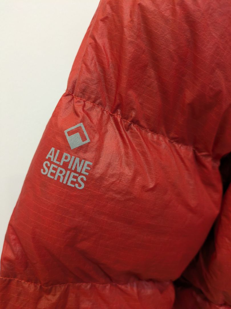 Red Macpac Equinox, M