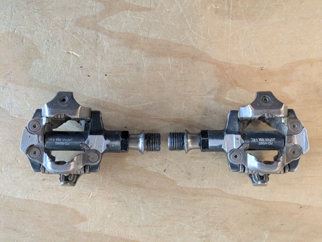 Black Shimano PD-M980
