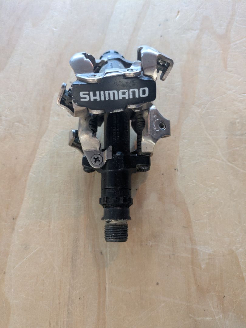 Black Shimano PD-M520