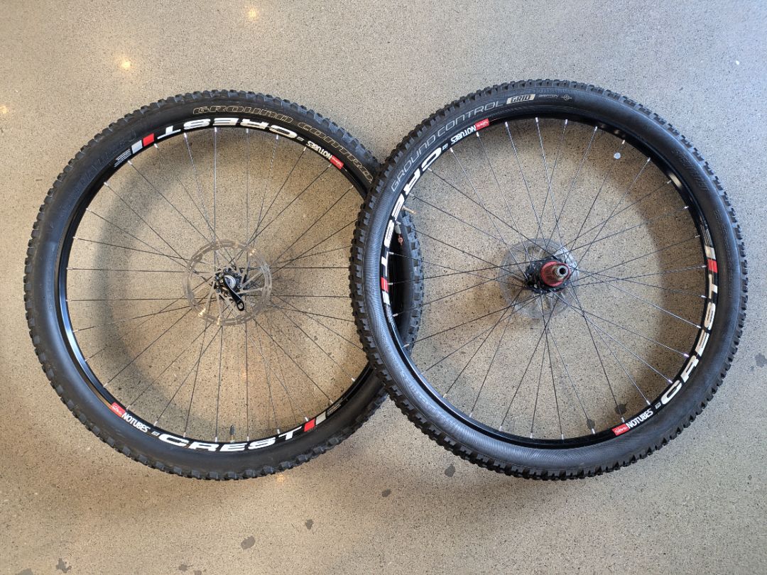 Black Stan's NoTubes ZTR Crest 29, 29"