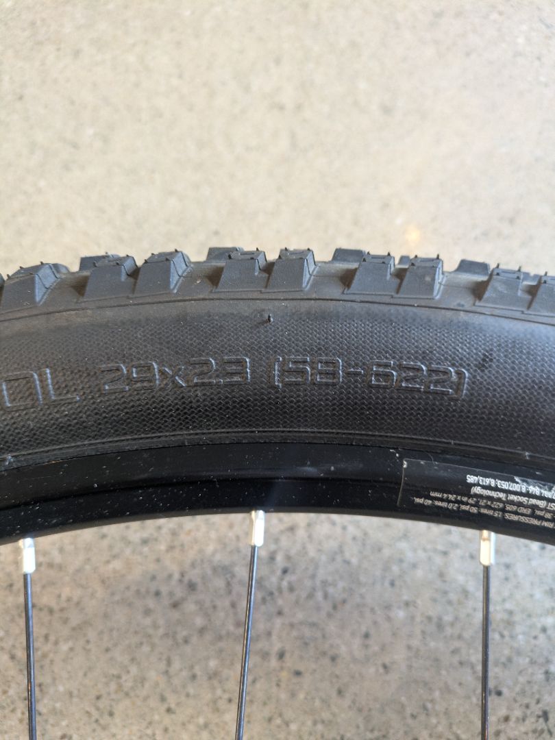 Black Stan's NoTubes ZTR Crest 29, 29"