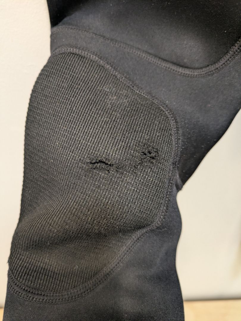 Black Torpedo7 Kids 3/2 Wetsuit, Kids 10-12