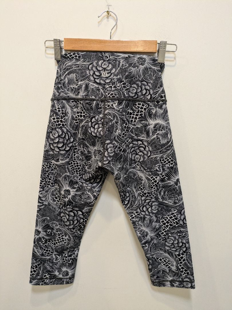 Black Lululemon Cropped Leggings, 4