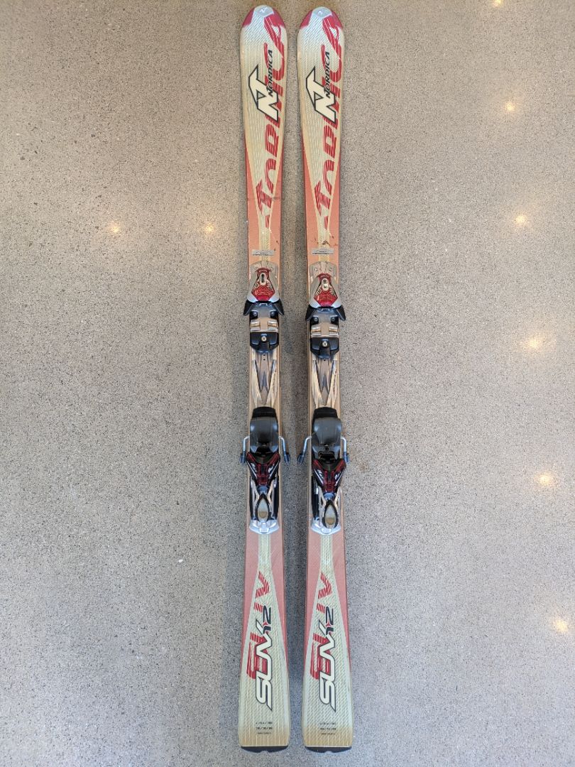 Red Nordica SUV 12 SLE XBS, 160 cm