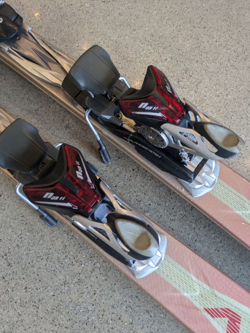 Red Nordica SUV 12 SLE XBS, 160 cm