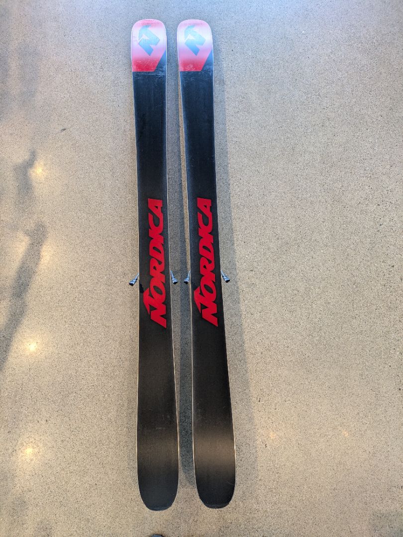 Black Nordica Enforcer 100, 172 cm