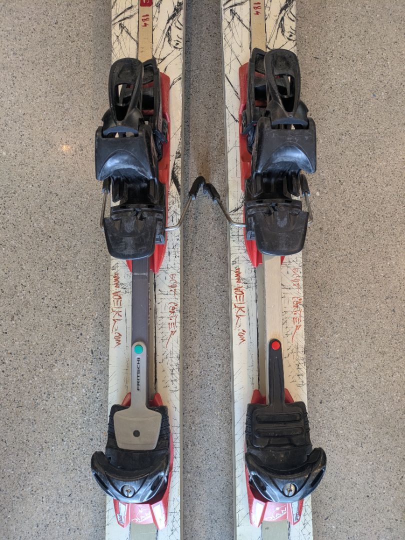 White Völkl Mantra 184, 184 cm
