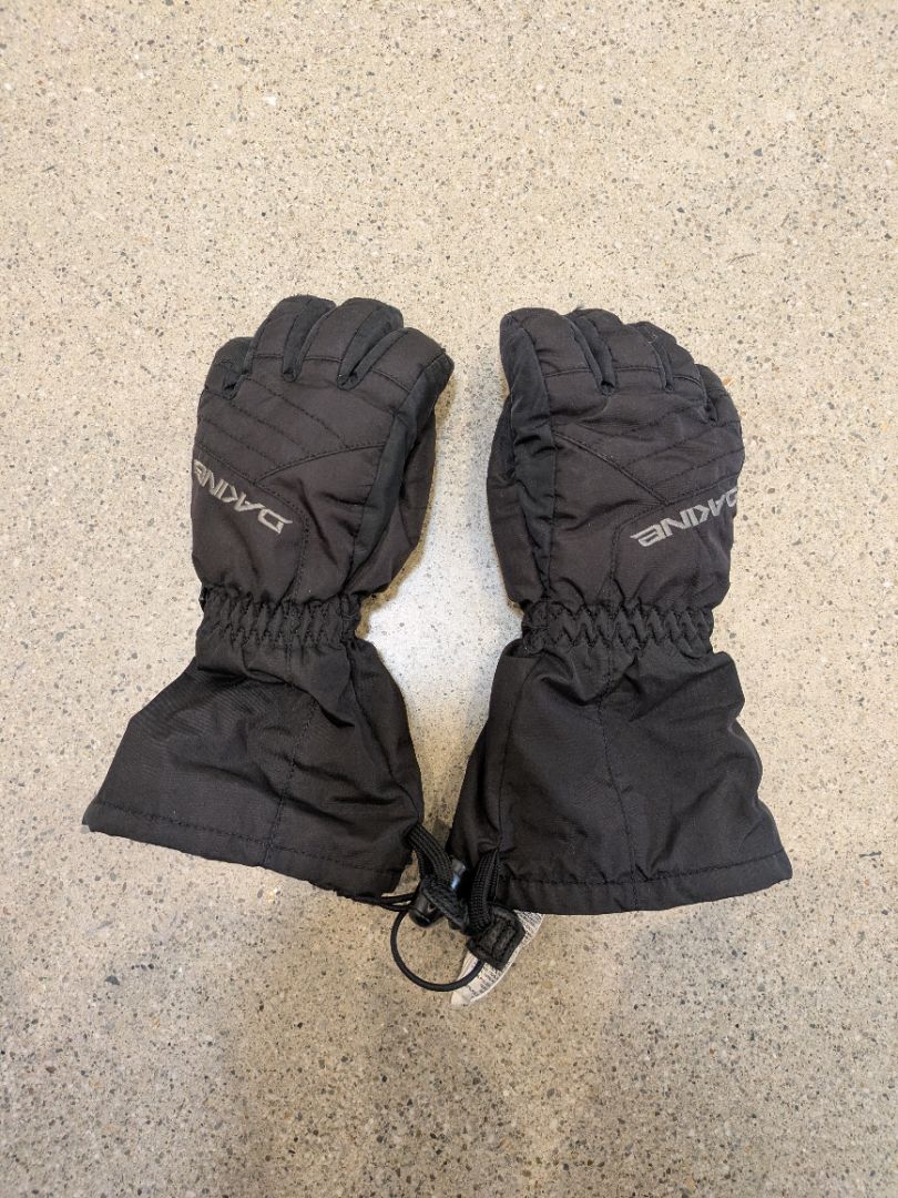 Black Dakine Ski Gloves, 4-6 years