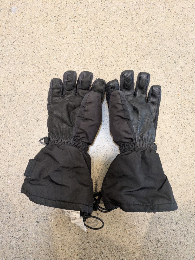 Black Dakine Ski Gloves, 4-6 years