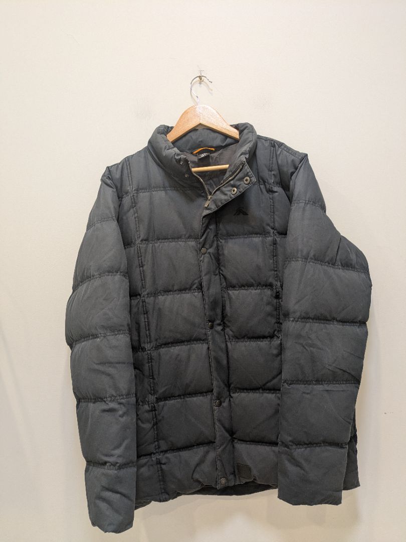 Black Macpac Puffer Jacket, XL