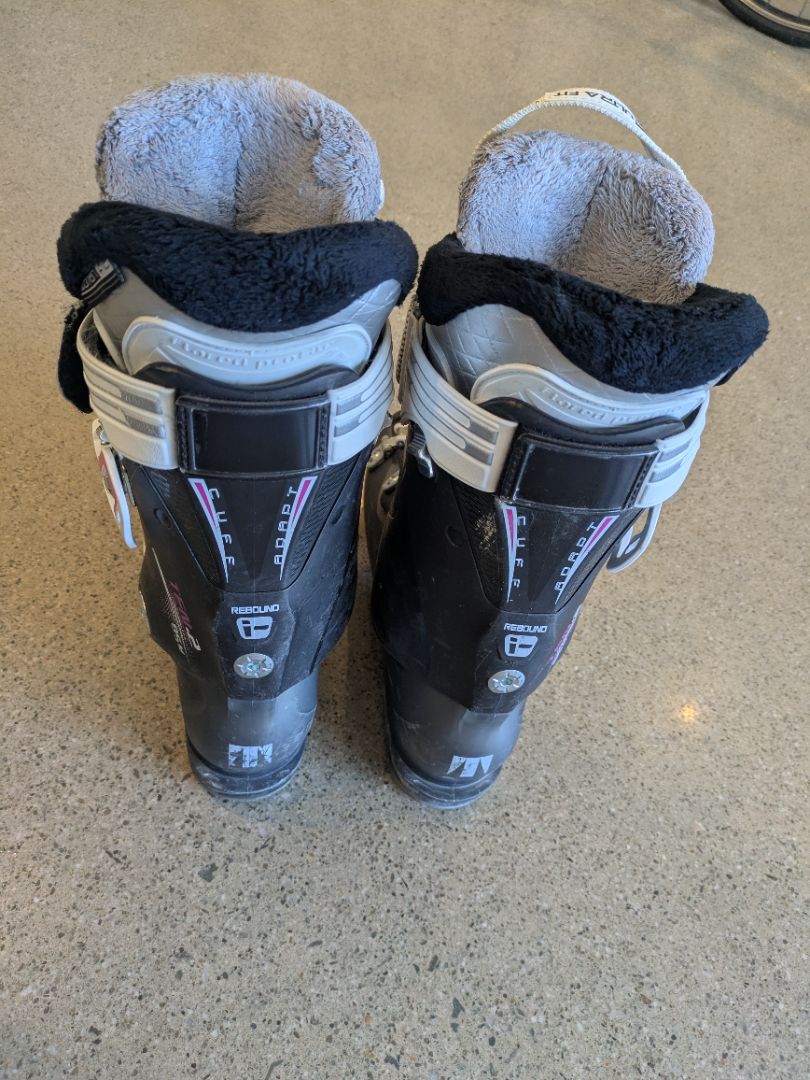 Black Tecnica Women's Ski Boots, Mondo 25.5