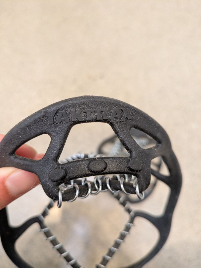 Black Yaktrax Walk, S