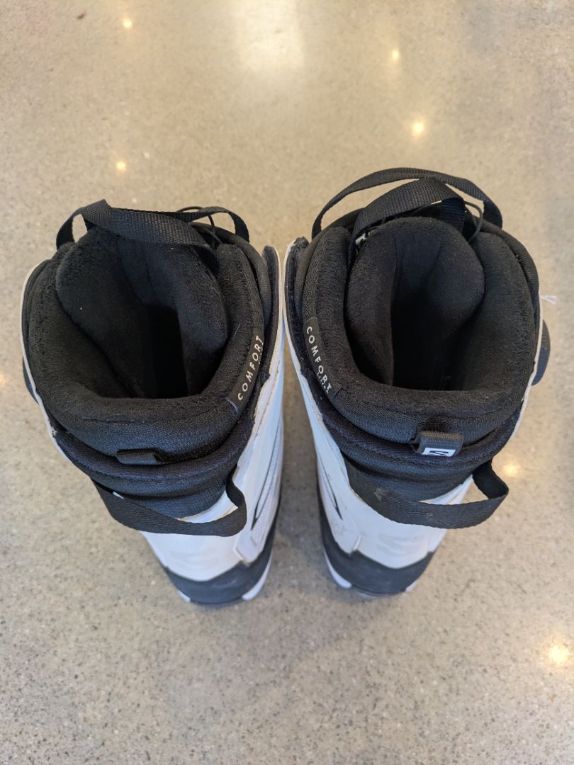 White Salomon Snowboard boots, 26.5