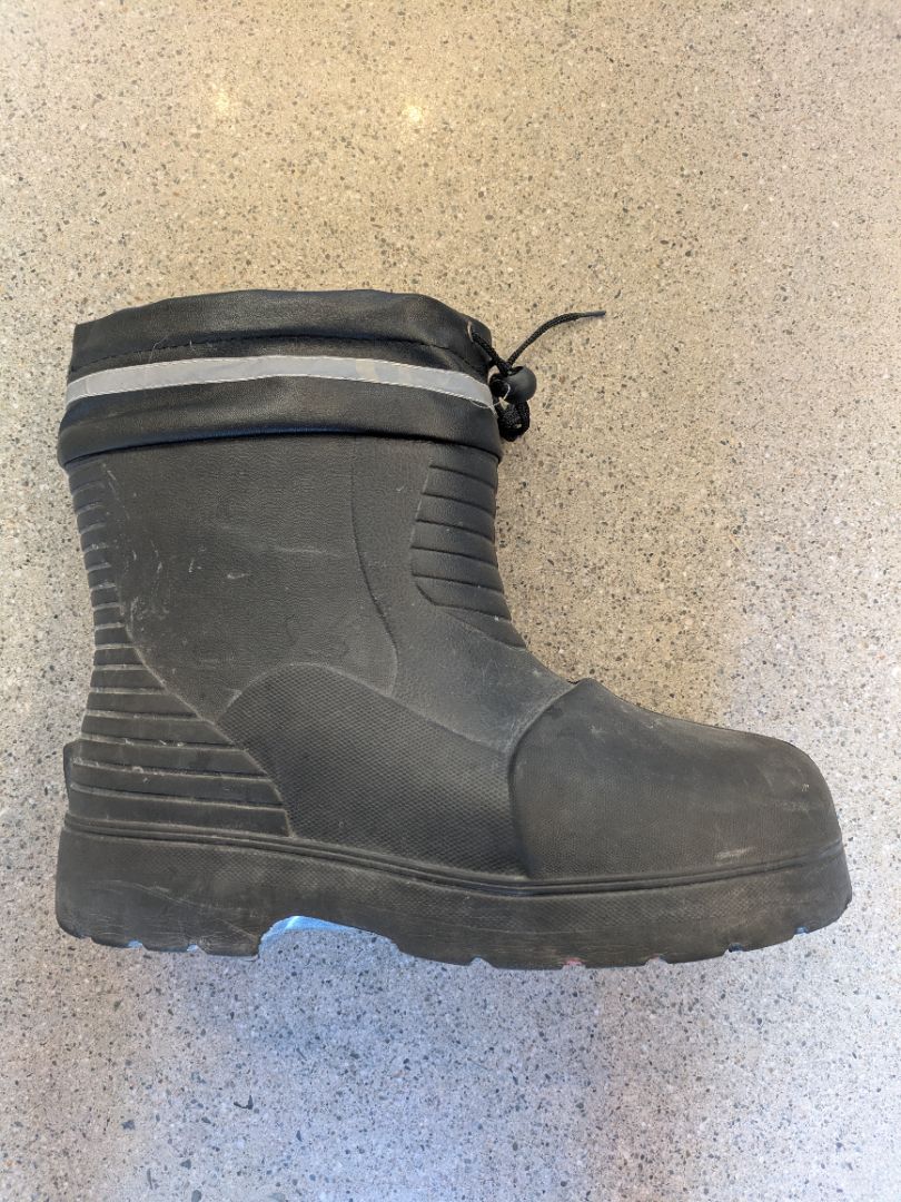 Black  Insulated snow boots, 3L
