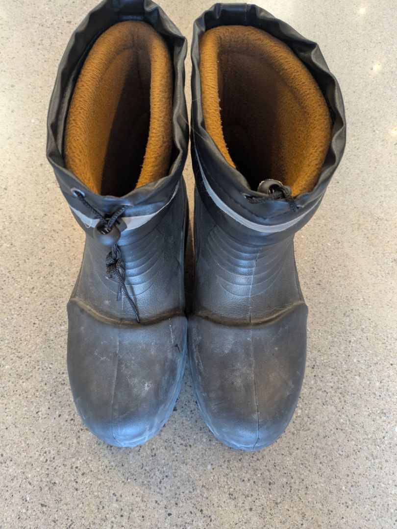 Black  Insulated snow boots, 3L