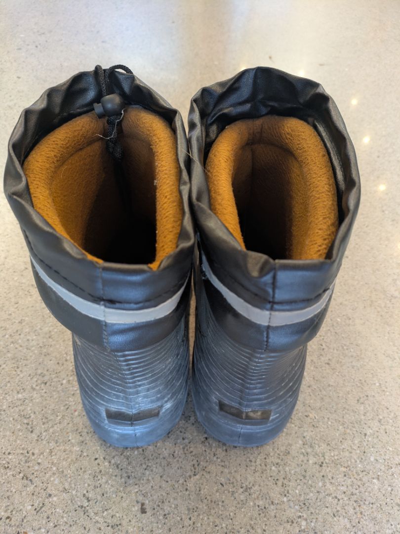 Black  Insulated snow boots, 3L