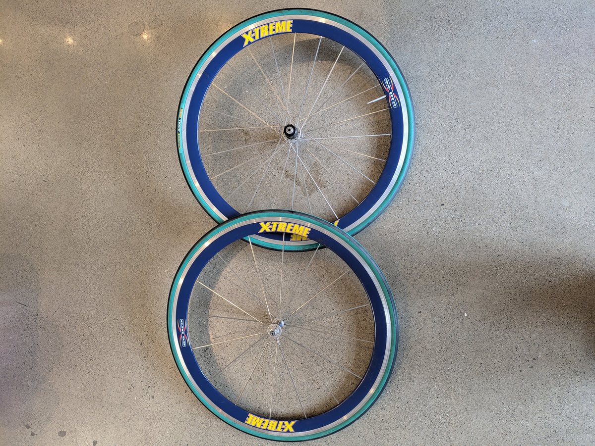 Blue X-treme AC Pro, 700C estimated; verify tyre size marking