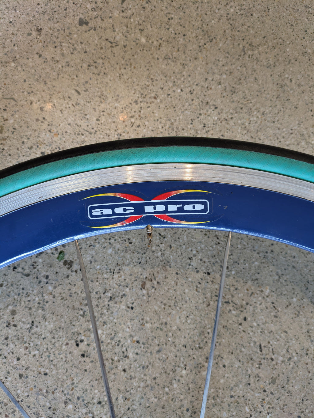 Blue X-treme AC Pro, 700C estimated; verify tyre size marking