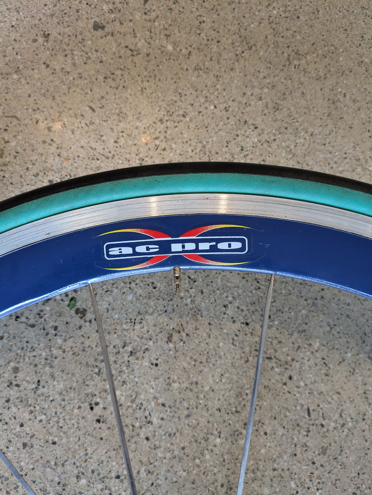 Blue X-treme AC Pro, 700C estimated; verify tyre size marking