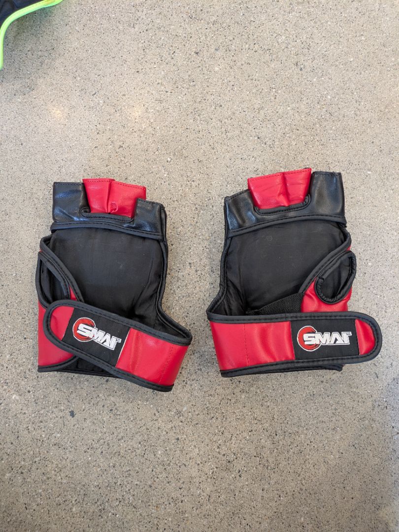 Black SMAI MMA Fingerless Gloves, M
