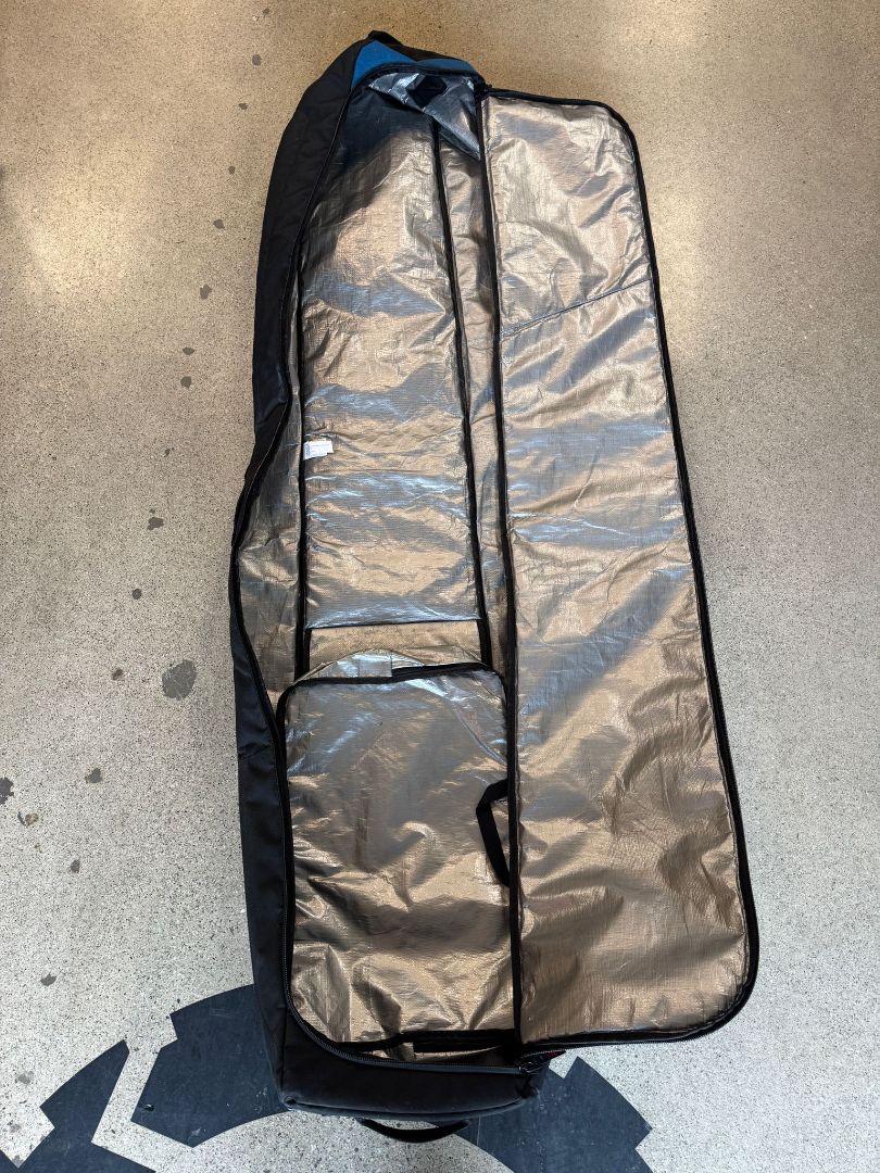 Blue Dakine Fall Line Roller bag, 175 cm