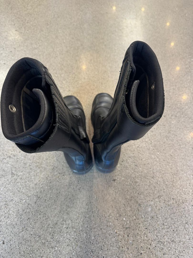 Black Rossi Leather Boots, US 6