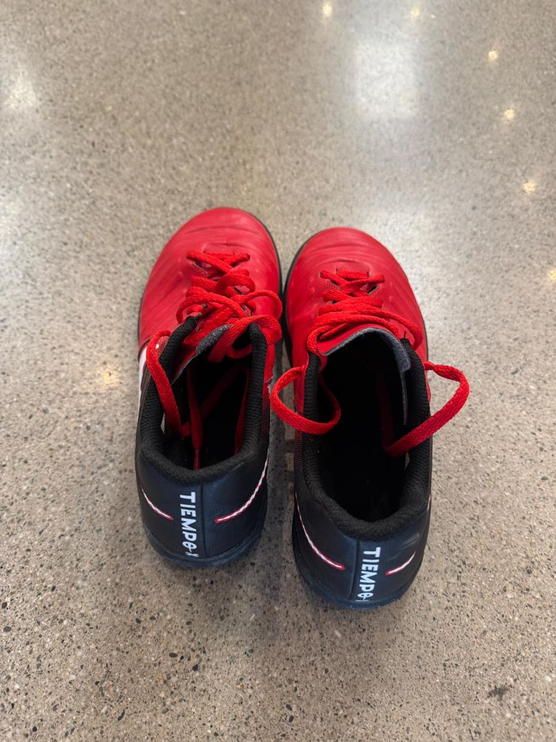 Red Nike Tiempo X, UK 4