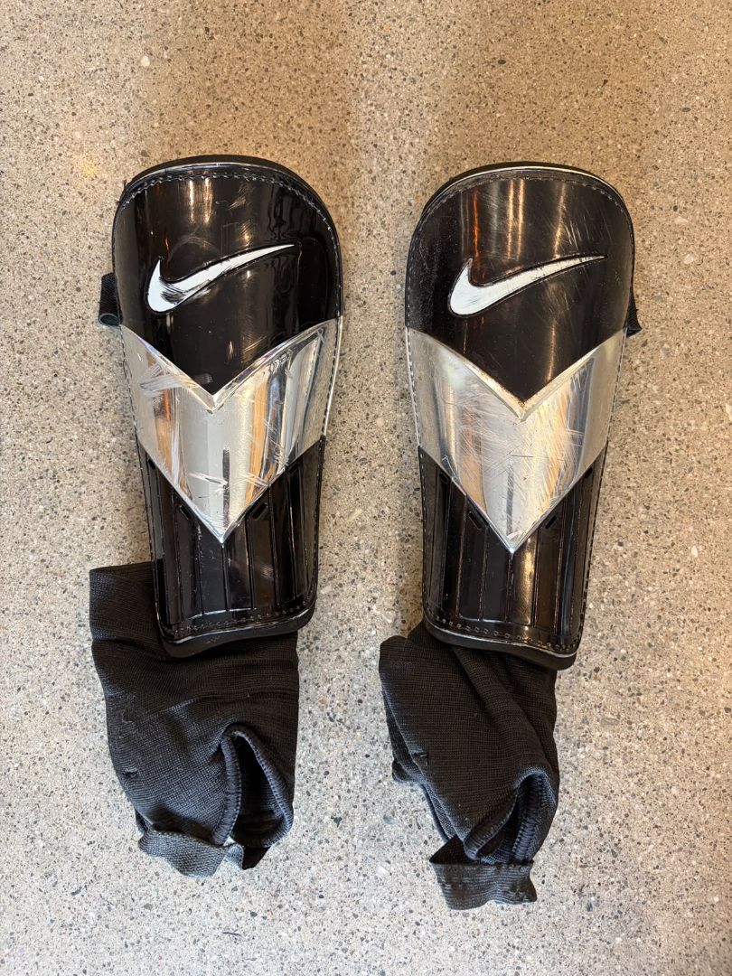 Black Nike Tiempo Shield II, L